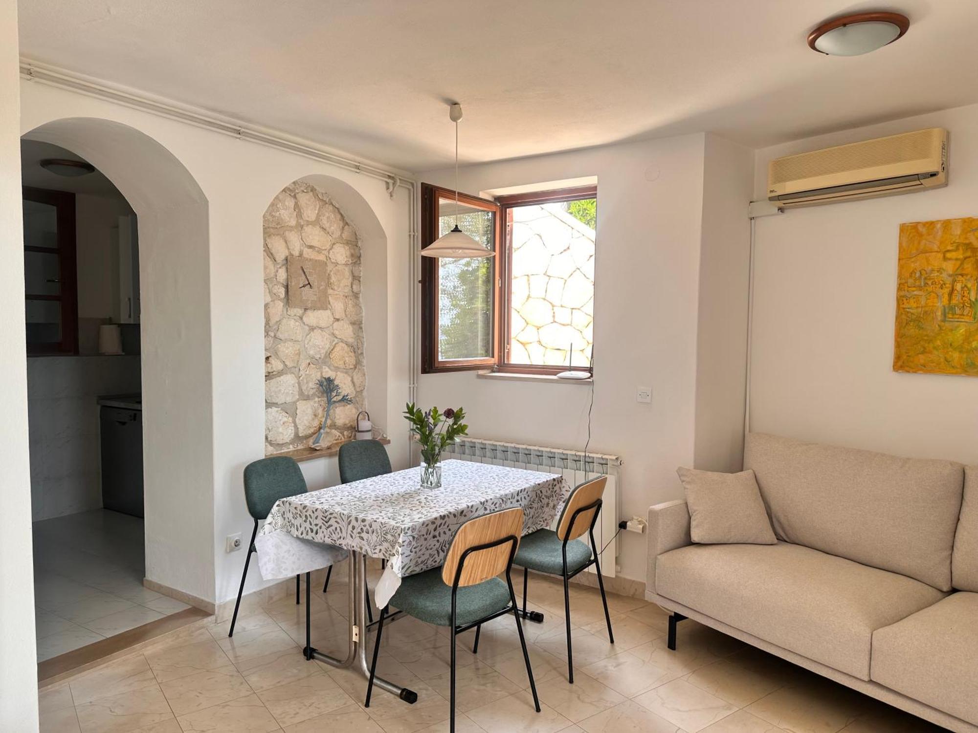 Apartment Porthos Hvar Town